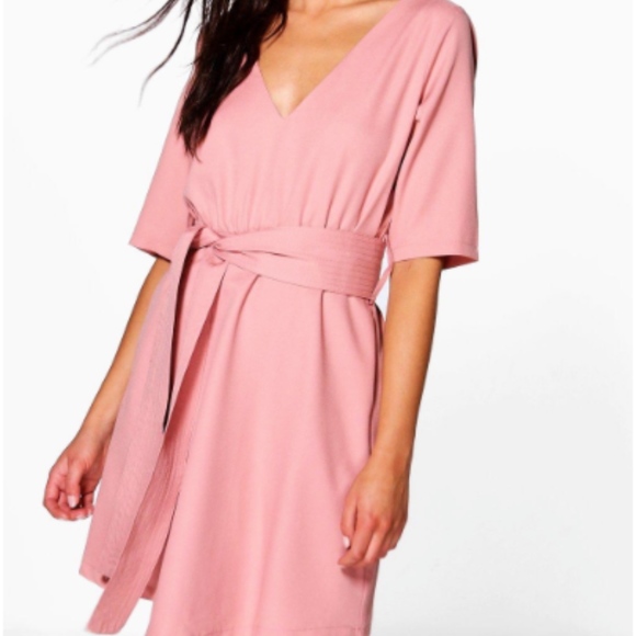 Boohoo Dresses & Skirts - Boohoo Plunge Wrap Shift Dress Size 4